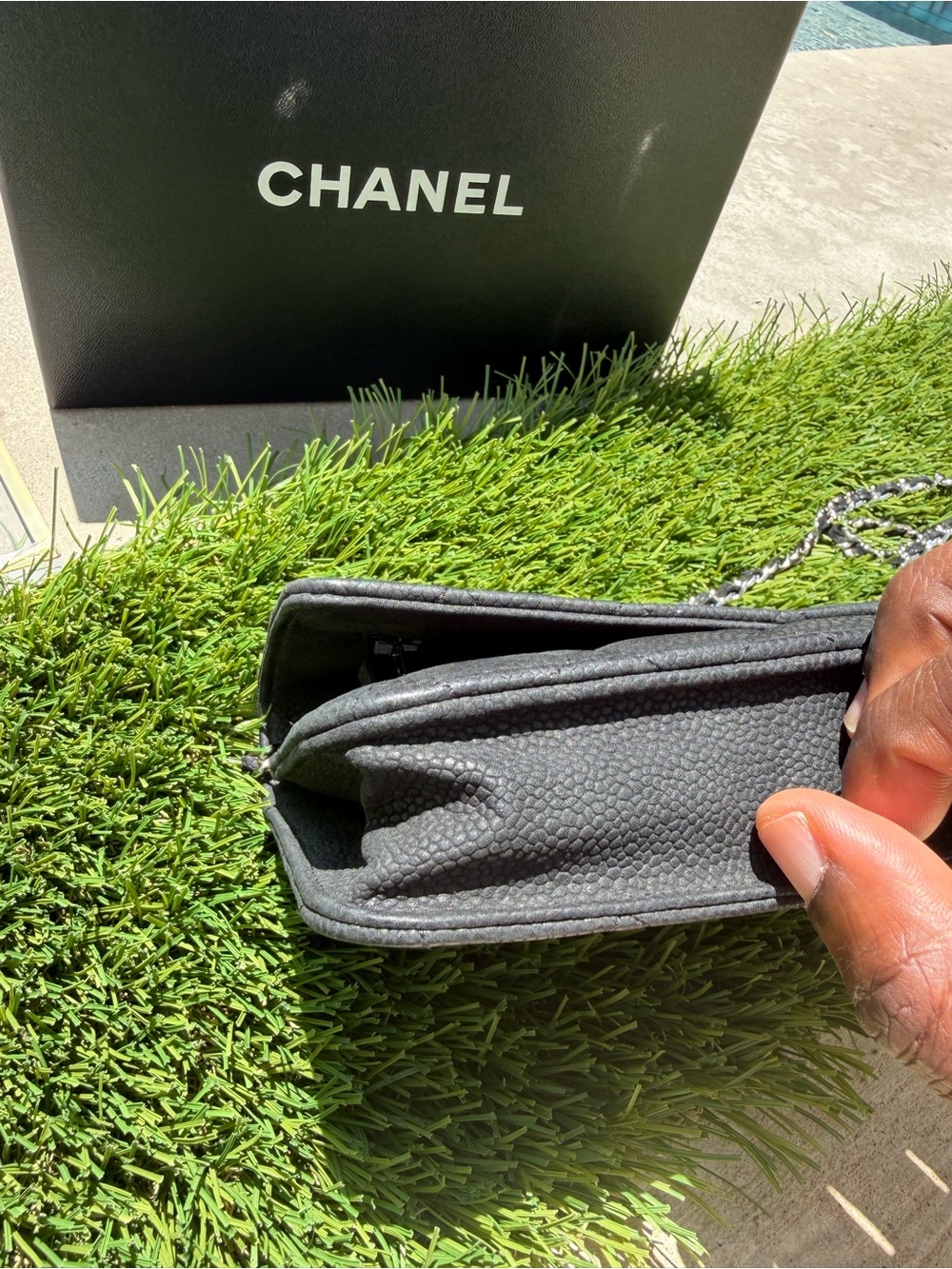 Chanel Wallet on Chain Quilted Caviar Matte Black Color, Silver Chain - Picture 4 of 12